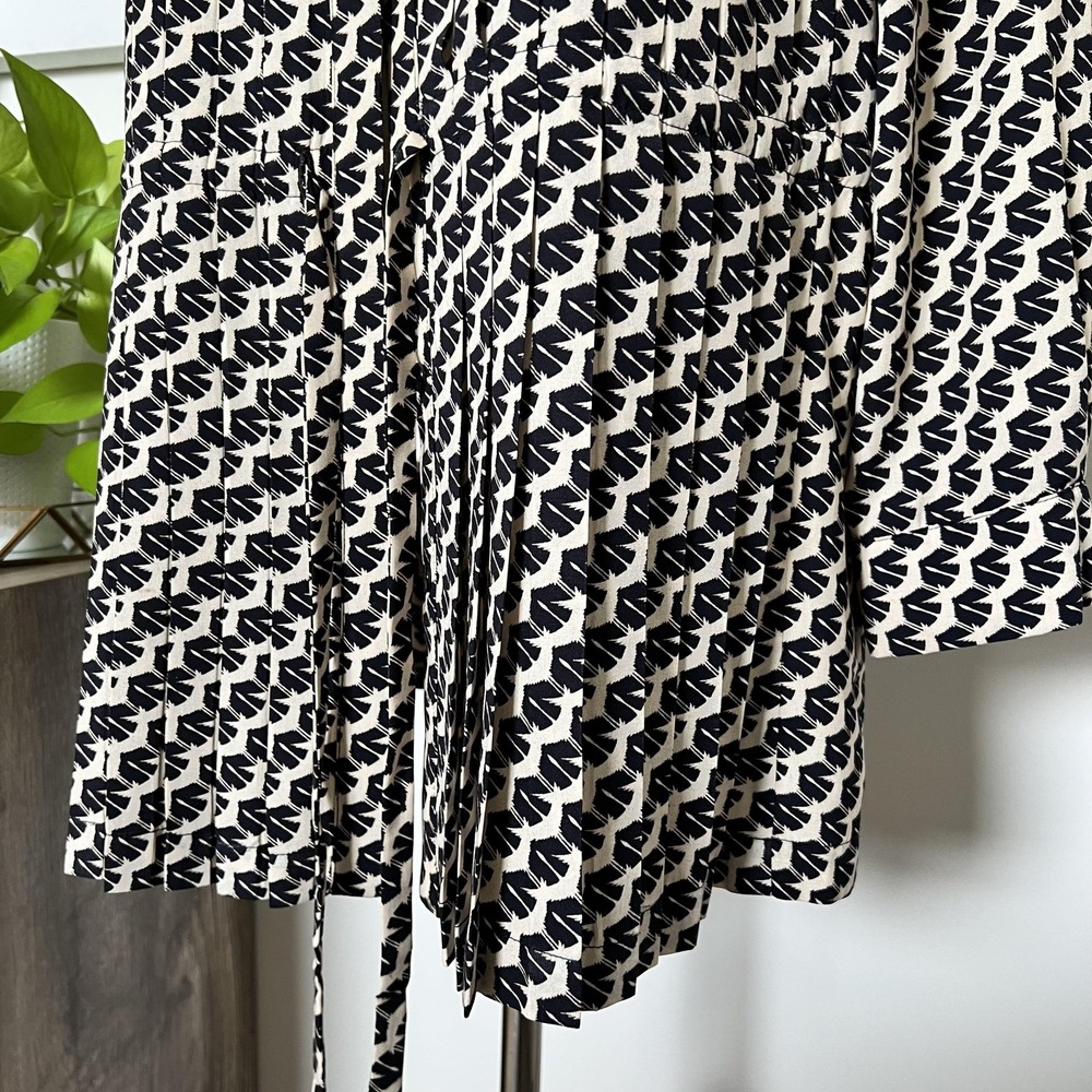 Maeve Anthropologie Black Cream Geometric Print Tunic Top Medium Drawstring Boho - Picture 5 of 9